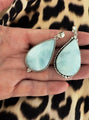 Menetes Larimar Hanger