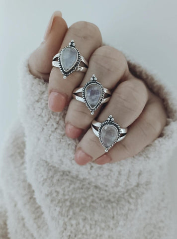 Dotted vashi en de Moondrub ring