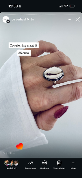 Cowrie ring