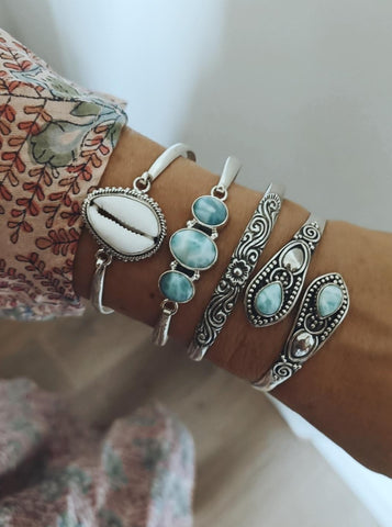 Lipatan Larimar Bangle