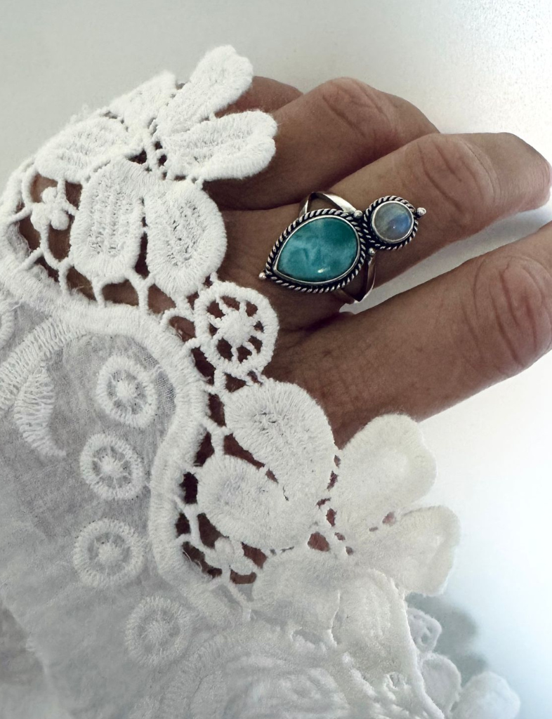 Ay Larimar Maansteen Ring