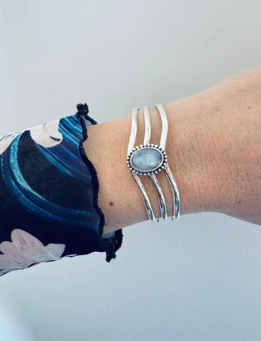 Wanita Maansteen Bangle