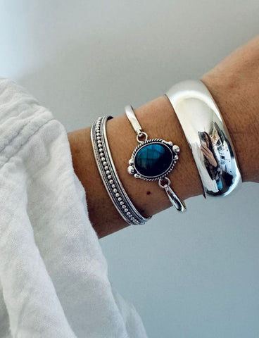 Sari Labradoriet Bangle
