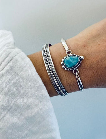 Naya Larimar Bangle