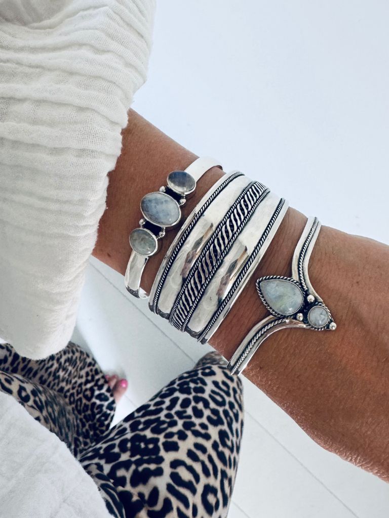 Ay Maansteen Bangle