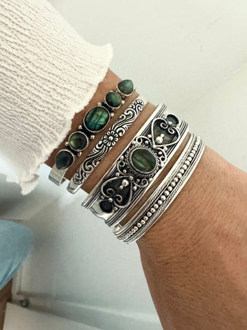 Flower bangle