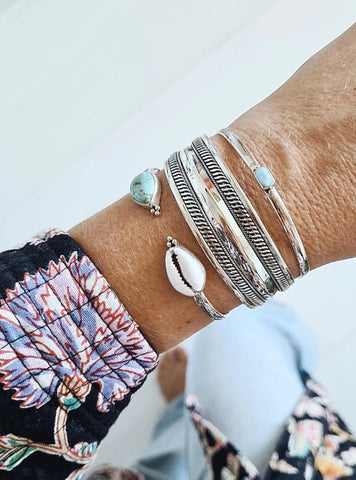 Dohara Cowrie Turkoois Bangle